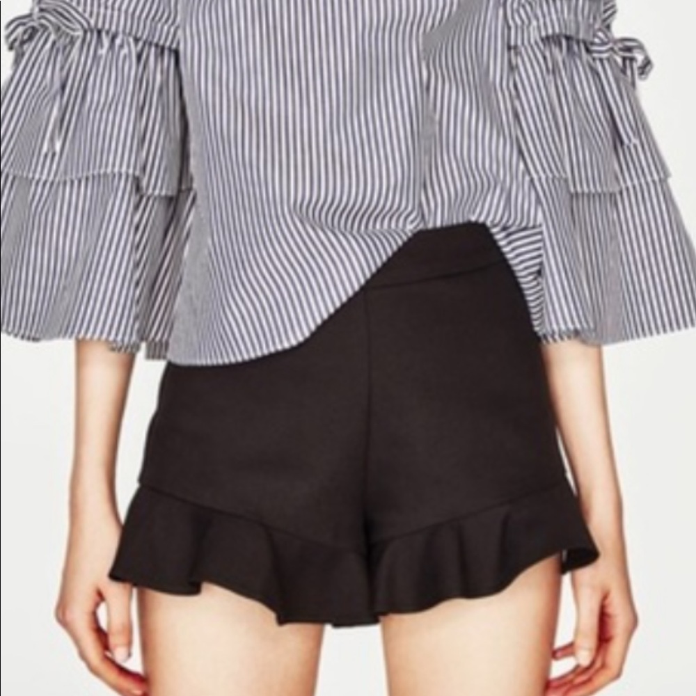 new with tags zara black ruffled shorts